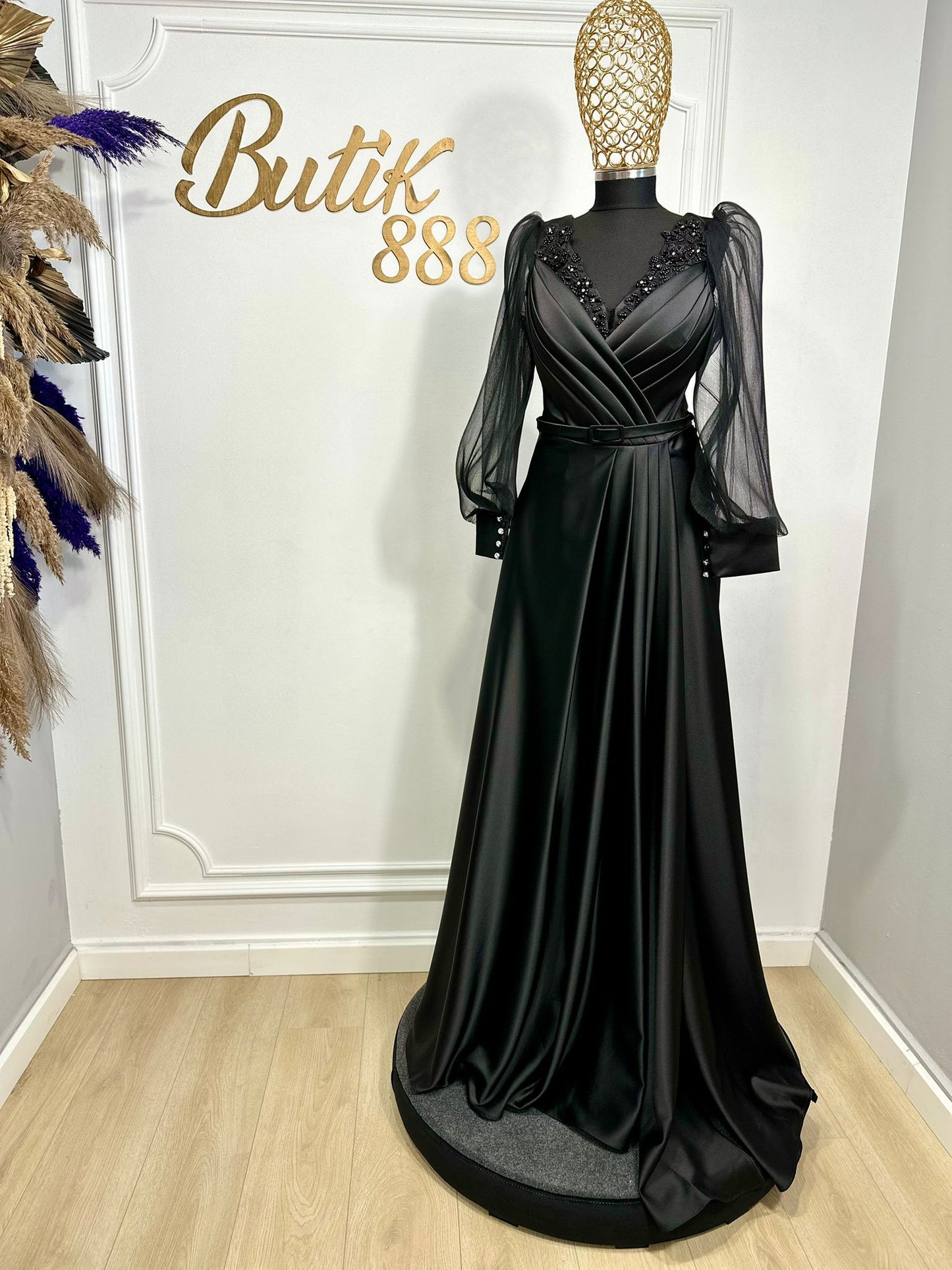 Rochie "Noir elegance"