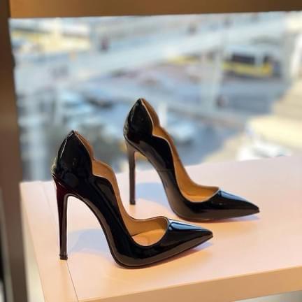 Pantofi stiletto