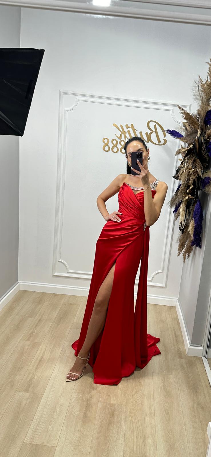 Rochie "Red Whisper of Luxury "