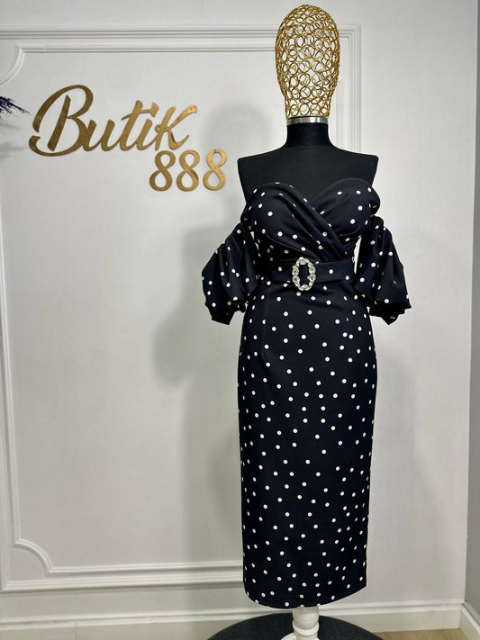 Rochie "Noir Elegance"