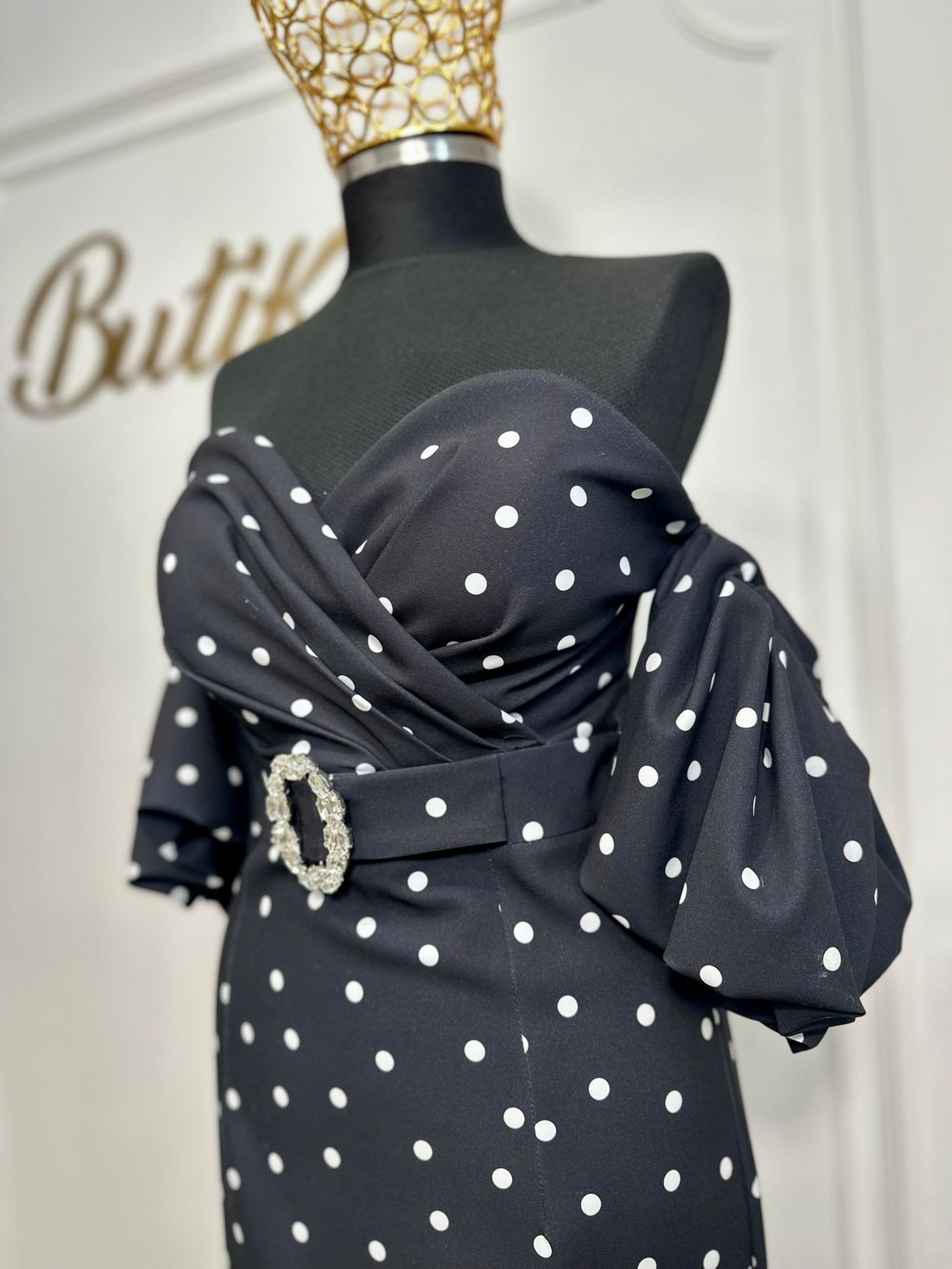 Rochie "Noir Elegance"