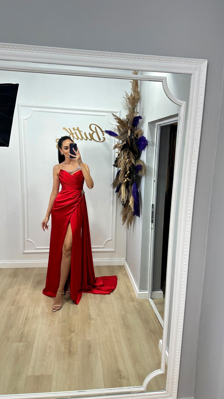 Rochie "Red Whisper of Luxury "