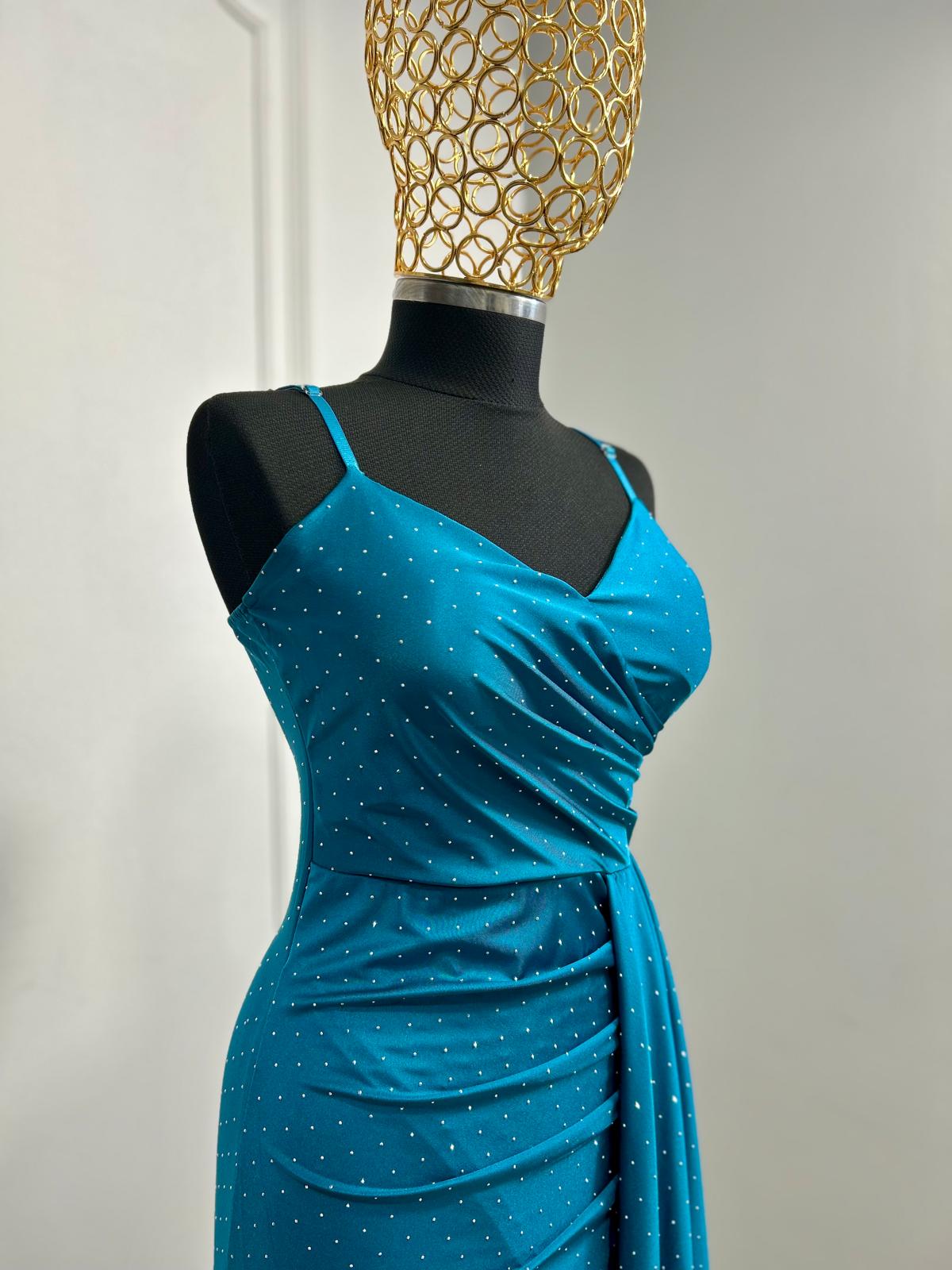 Rochie marime universala cu strasuri si trena