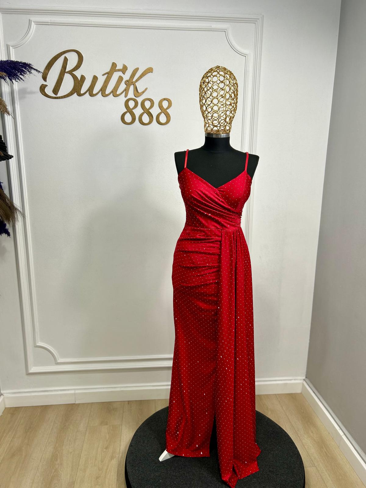 Rochie marime universala cu strasuri si trena